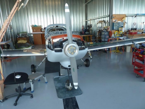 Spinner plates and prop installed