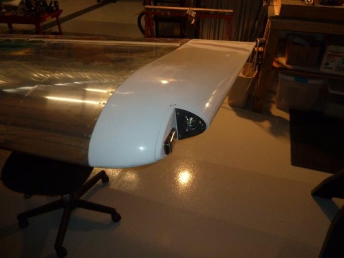 Left wingtip installed