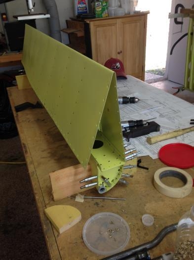 In holder for riveting