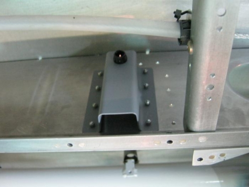 Right side bracket with guide bushing