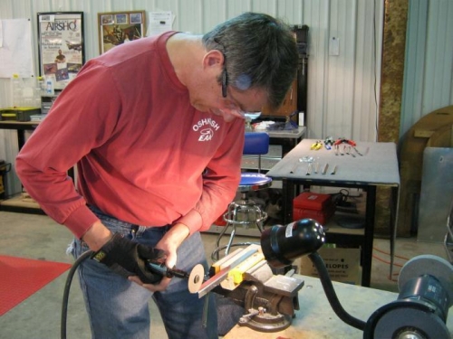 Cutting stiffiners with die grinder