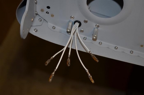 ES-00079 pins on right wing wires
