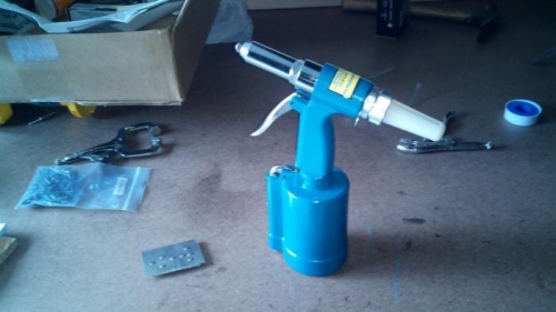 Pneumatic/Hydraulic Riveter