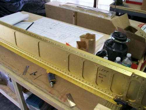 Yes that is a garbage disposal on the work bench. I am jus finishing a kitchen remodel.
