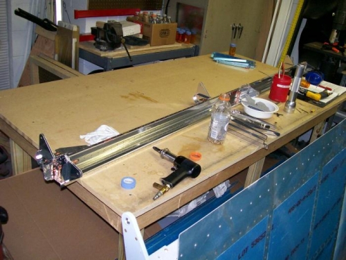 left and right flap spar with nose ribs and hinges