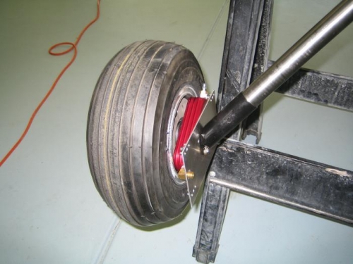Right wheel and brake