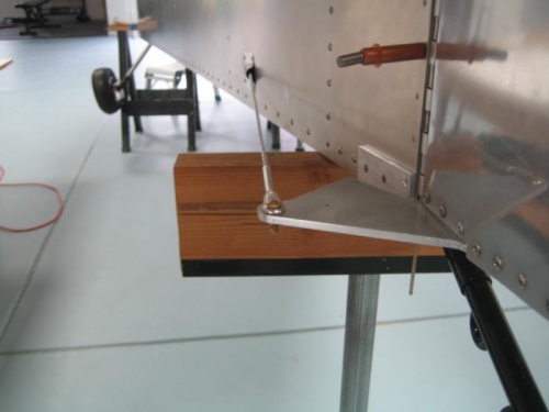 Left rudder cable (aft)