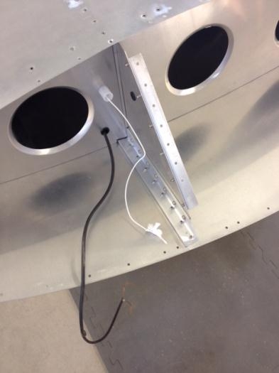 Landing light wiring