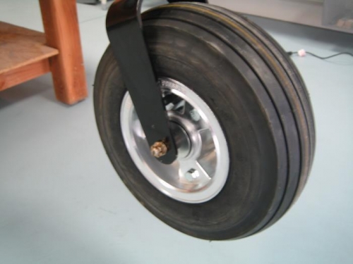 Nose wheel installed