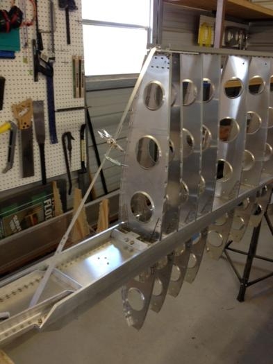 Spar level and wings square