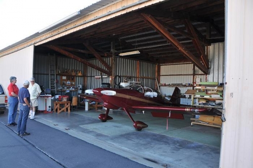 Inspecting Ed's RV-6