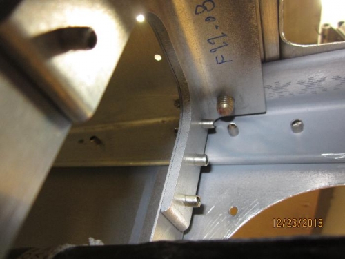 Upper rivet on F22-08 interferes with nut