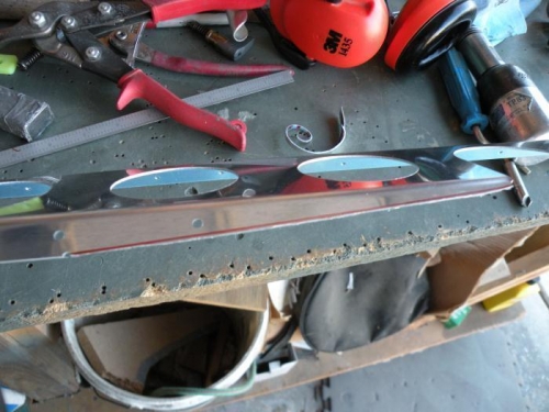 Left flap brace trimmed at the inboard end.