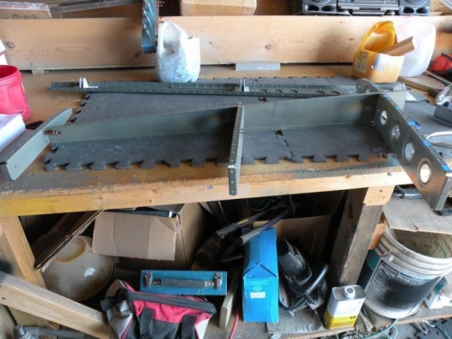 VS skeleton ready to rivet. (Yes I did remove the tape markers from the root rib before riveting.