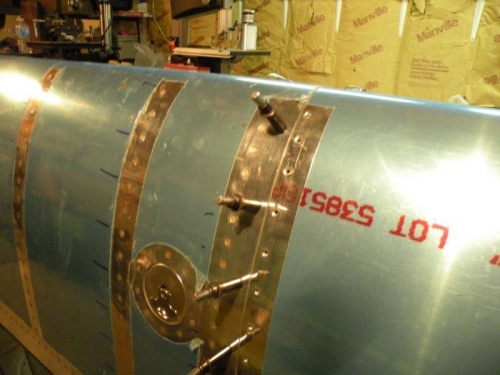 Tank to leading edge joint, right wing, no flash.