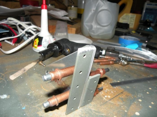 Rounded forward corner to clear a skin to spar rivet.