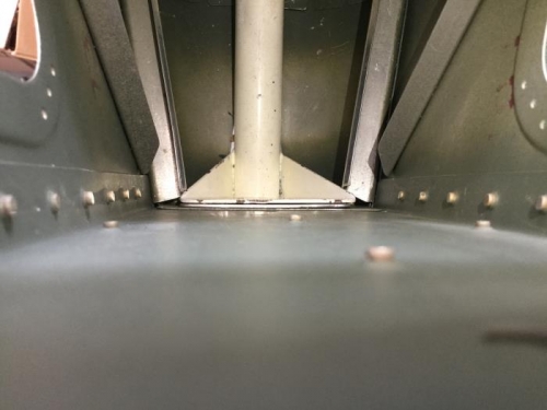 With shim the F-712 bulkhead is flat.