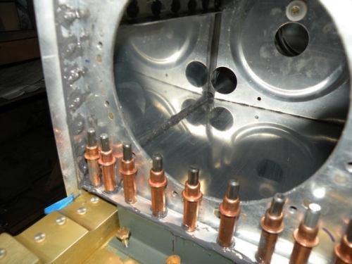 Good bead at skin-baffle joint.