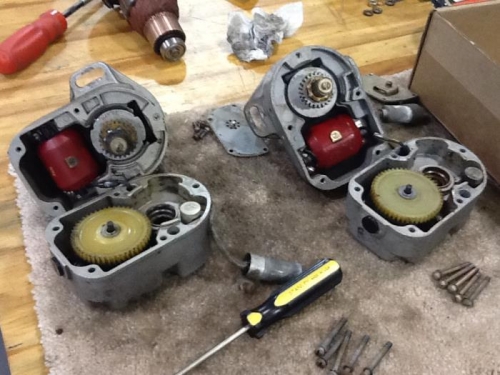 Magneto inards exposed.