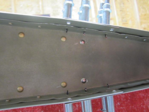 Rivets at spar (exterior)