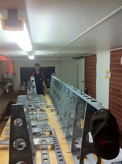 Left wing rear ribs and spar cleco'd.