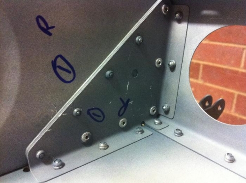 Flaperon hing installed