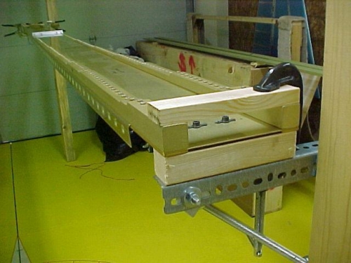 Main spar clamped to wing stands