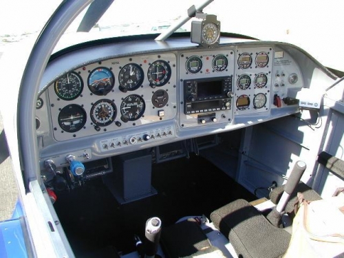 This is the panel mounted in an RV-6.....pretty impressinve!