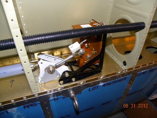 Right Wing Roll Servo