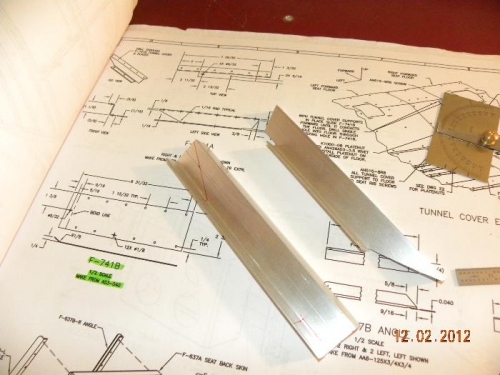 Z-bracket fab for center tunnel cover