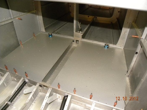 Closed her up - Riveted nut plates at perimeter and blind rivets (LP4-3's) in field