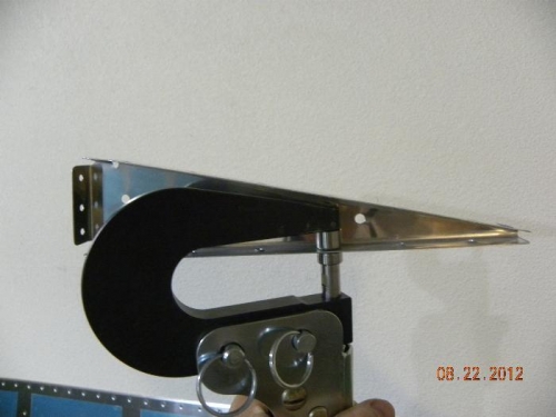 Standard yoke hand squeezer