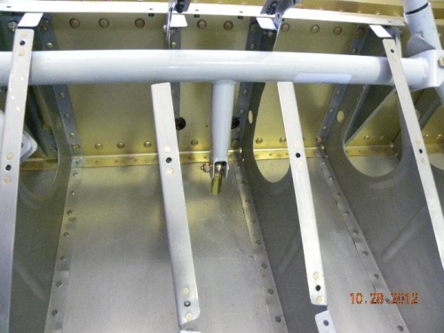 Elevator push rod linkage torqued in place