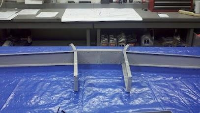 Posterior view of the front spar