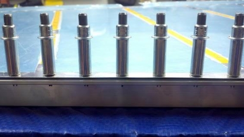 close up of straight trailing edge on angle