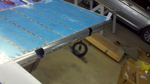 Finished rolled and riveted leading edge