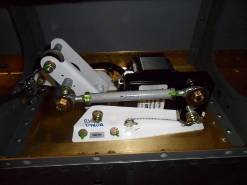 SV32 Roll Servo mounted in place