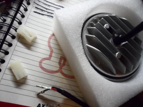 MOLEX connections (update: single MOLEX used for hot (red) wire. Black wire attached to common ground)