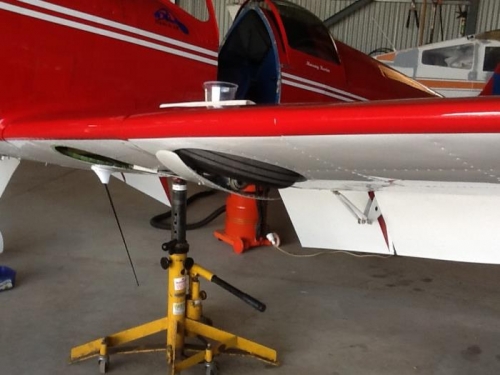 LH under carriage leg