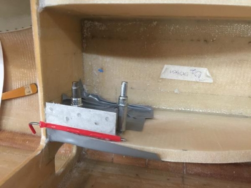 Floxing front hinges