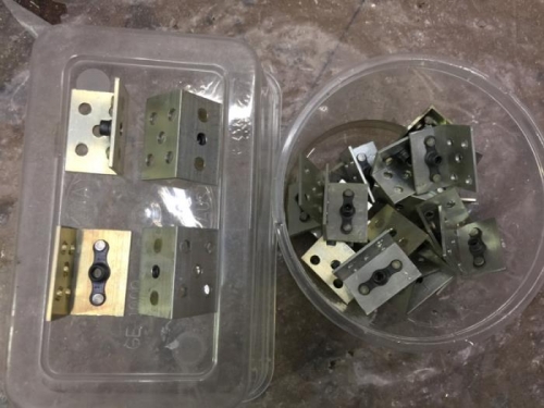 Nutplates rivetted on
