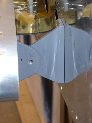 Tank bracket