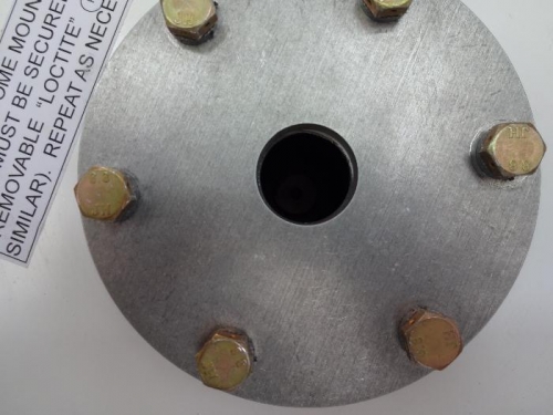 The spinner flange is not centered with prop flange