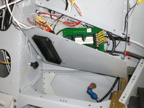 Fuse Block Installed in Panel Cover