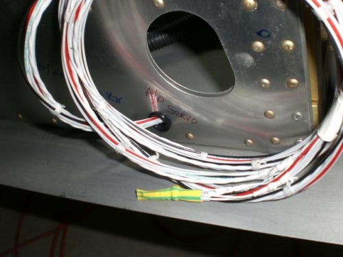 Roll Servo wires