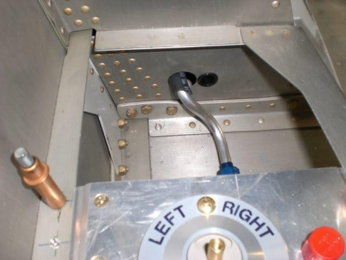 Connecting line to fit bracket on filter