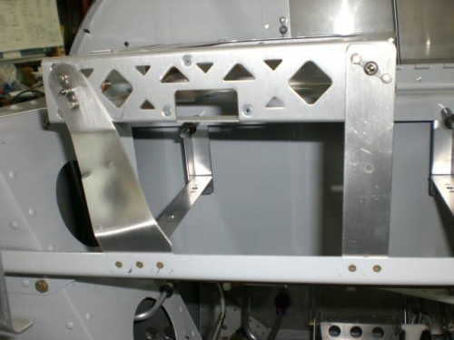 Left rear tray bracket