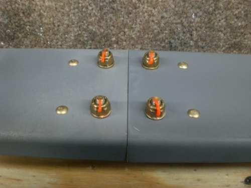 Hinge bearing bolted on