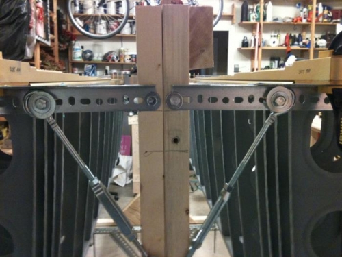 Wing jig with adjustable arms