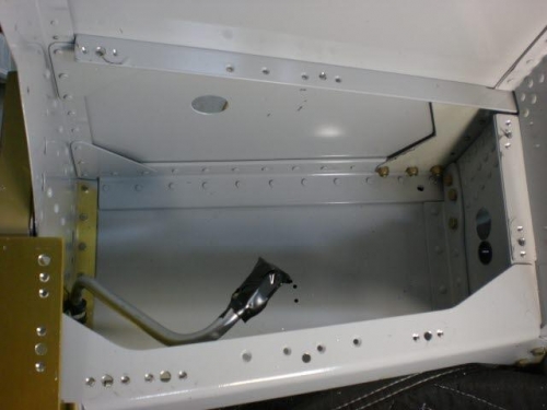 Nutplate attach holes